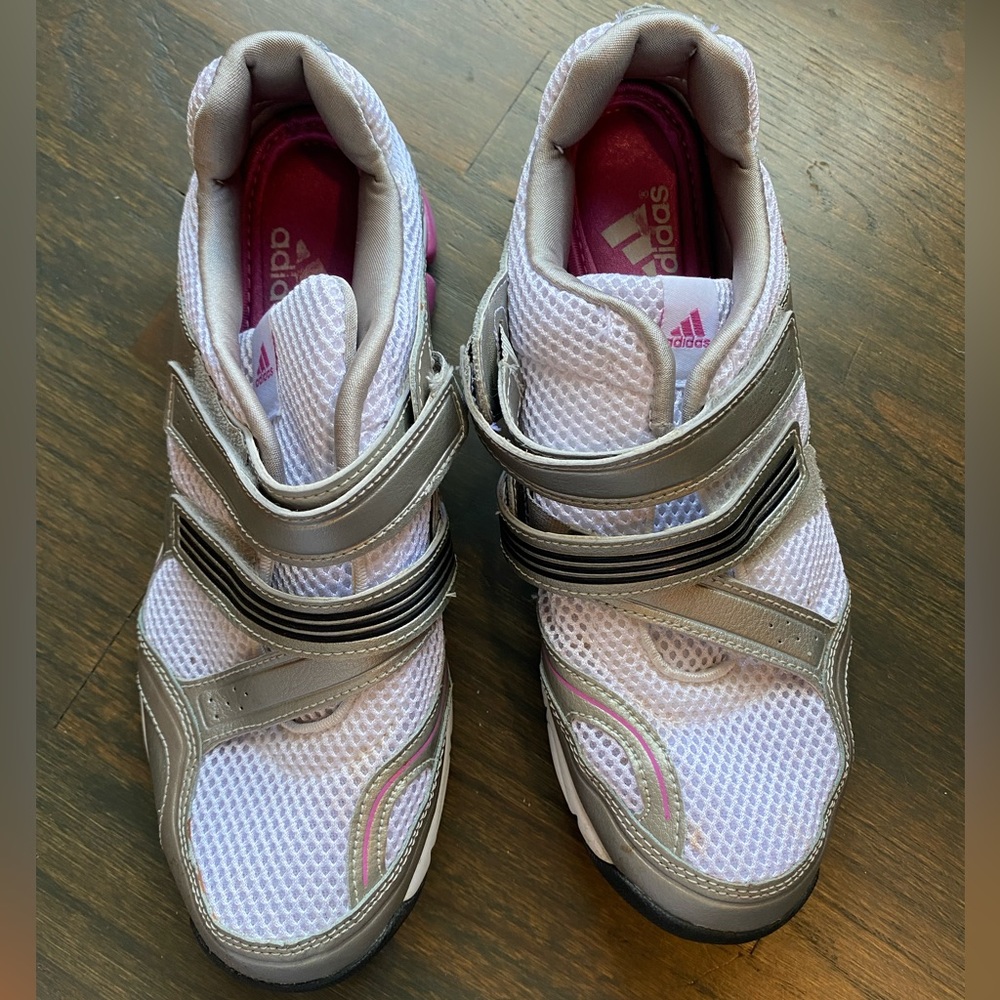 Adidas mesh sided velcro strap athletic shoes sz8